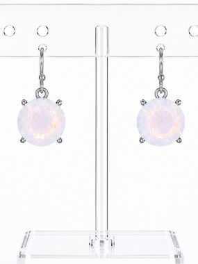 ✨ Passport to Pretty™: Savannah Opal Lights